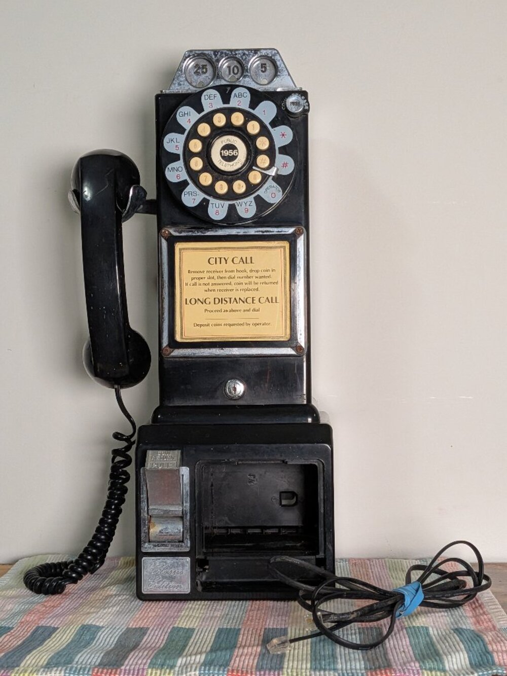 Crosley 1950s Old Fashioned Payphone